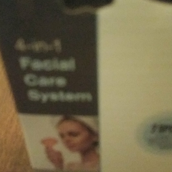Invigorate 4-in-1 Facial Care System - Picture 2 of 4